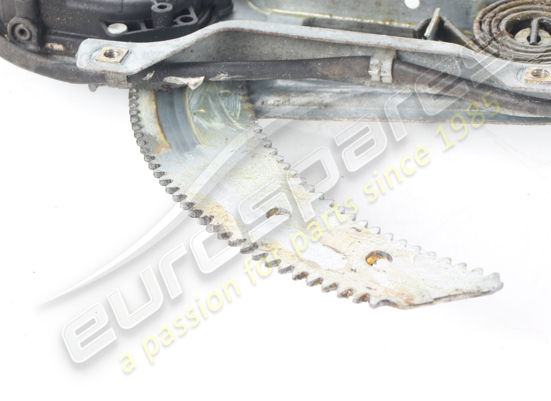 gebrauchtes maserati fensterheber lh. teilenummer 387700051 (3)