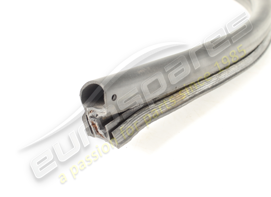 VERWENDETE UNTERE DICHTUNG FERRARI. TEILENUMMER 83987400 (3) verwendete untere dichtung ferrari. teilenummer 83987400 (3)