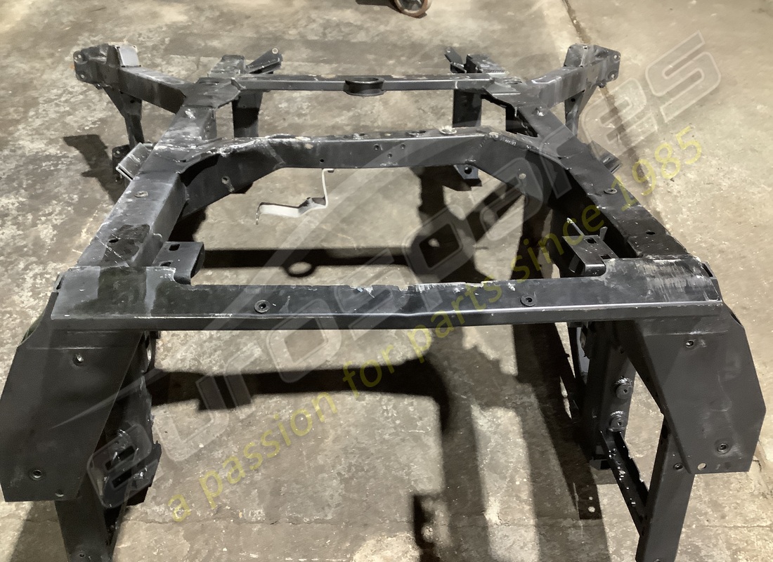 beschädigtes lamborghini hinteres ende. teilenummer 470813031f (5)