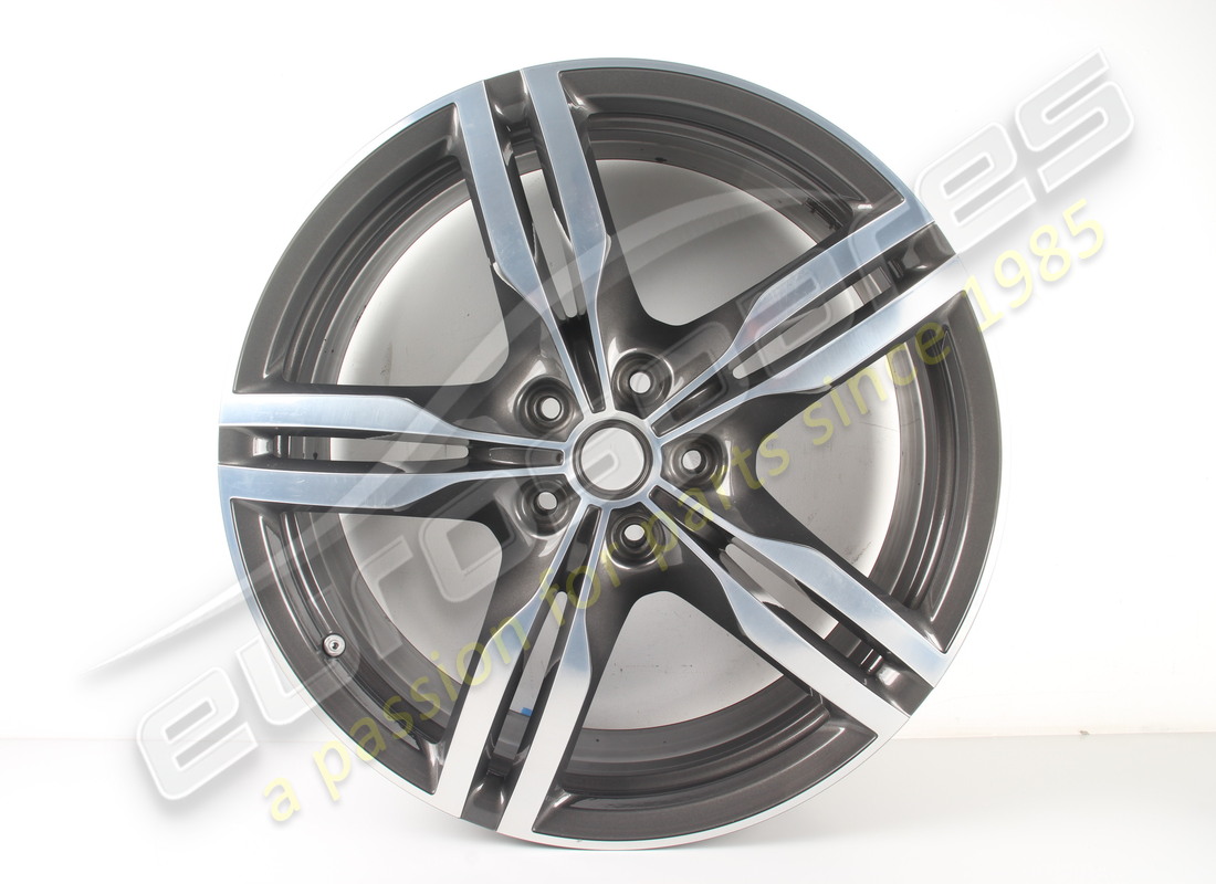 GEBRAUCHTES Ferrari VORDERRAD. TEILENUMMER 855340 (1)