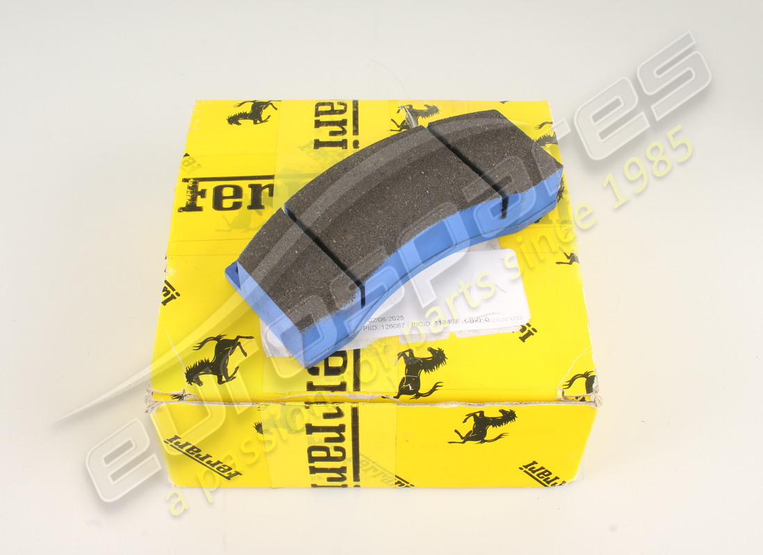 neuer ferrari bremsbelag vorne und hinten. teilenummer 163297 (1)