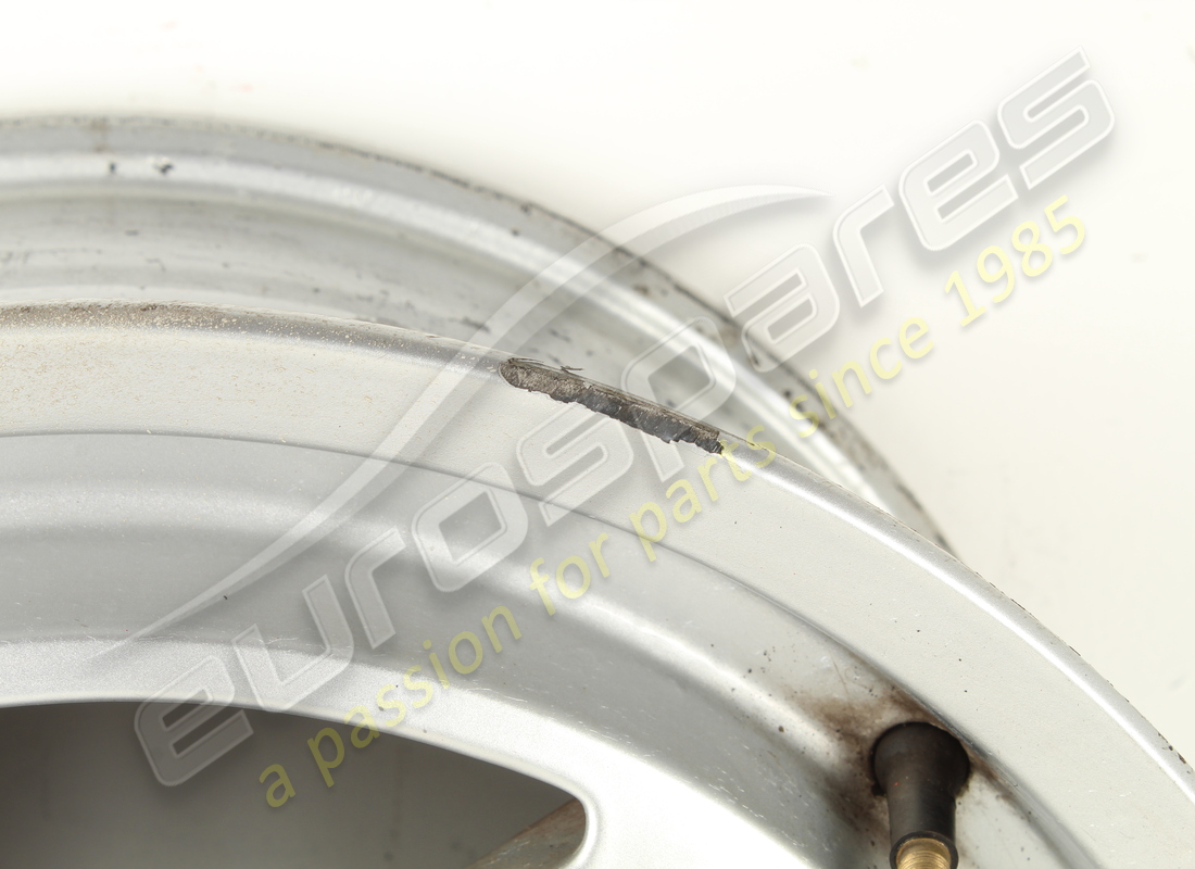 GEBRAUCHTES FERRARI RENNRAD VORNE 3.2 MQV. TEILENUMMER 127465 (4) gebrauchtes ferrari rennrad vorne 3.2 mqv. teilenummer 127465 (4)