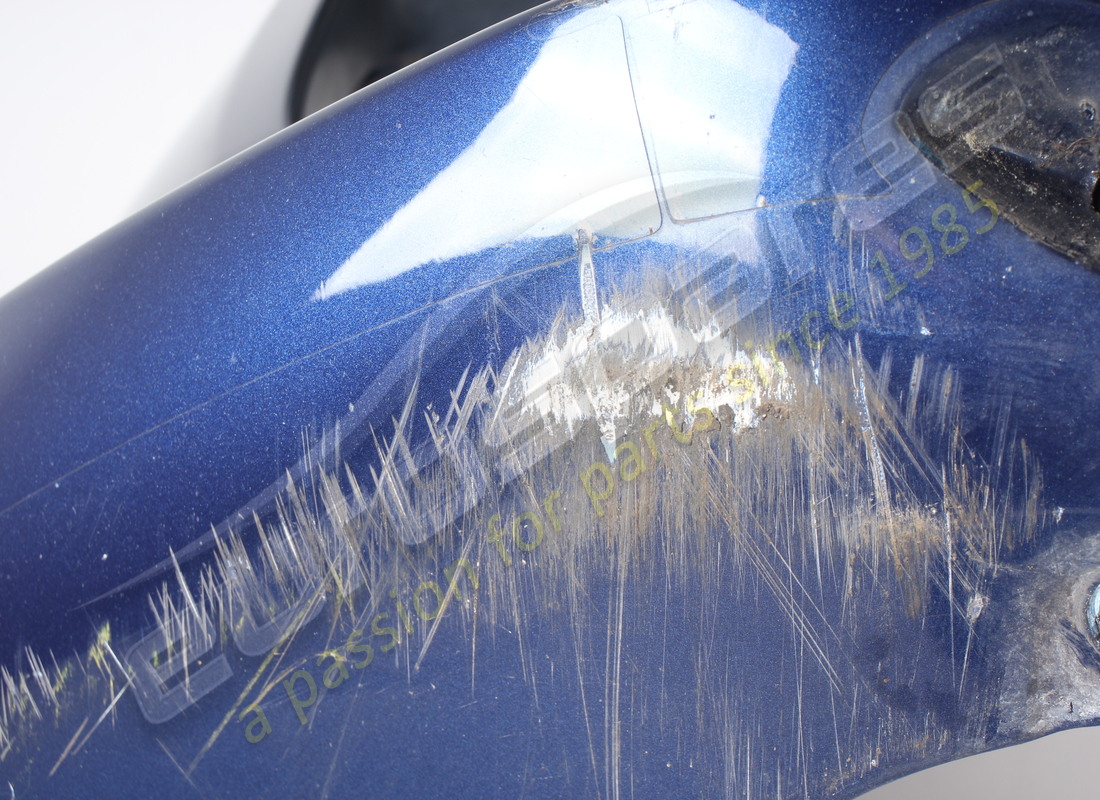 GEBRAUCHTER FERRARI FRONTSTOßSTANGE. TEILENUMMER 89047110 (7) gebrauchter ferrari frontstoßstange. teilenummer 89047110 (7)