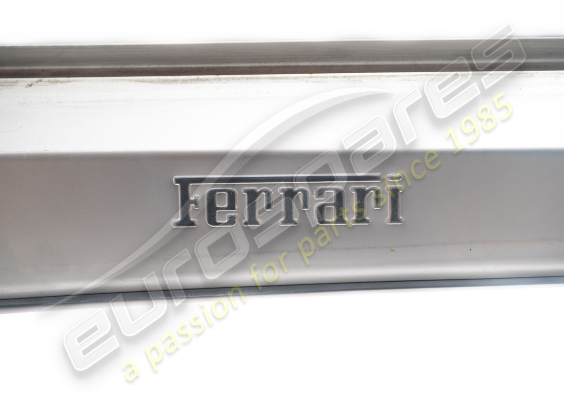 gebrauchte ferrari linke kickplatte. teilenummer 68146600 (2)