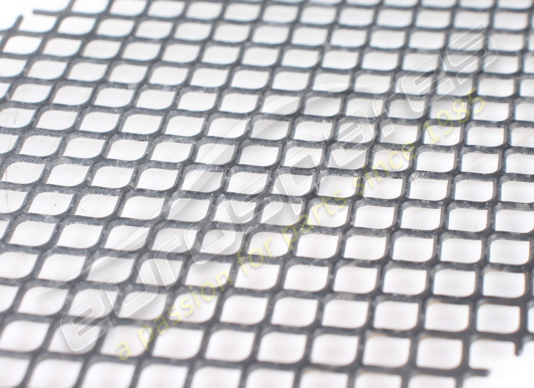 GEBRAUCHTER FERRARI SEITLICHER KÜHLERGRILL LINKS. TEILENUMMER 87706900 (2) gebrauchter ferrari seitlicher kühlergrill links. teilenummer 87706900 (2)