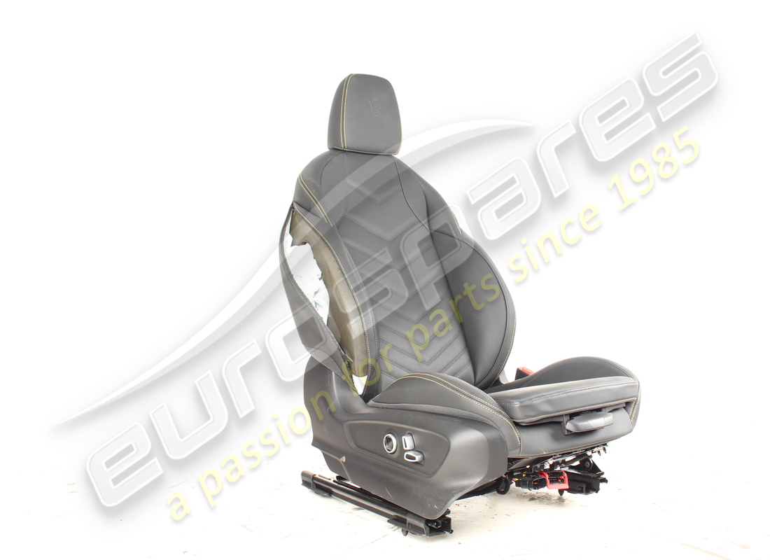 beschädigte maserati vordere rechte sitzbaugruppe. teilenummer 670207074 (2)