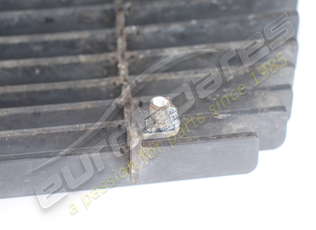 GEBRAUCHTER MASERATI MOTORRAUMDECKEL KÜHLERGRILL. TEILENUMMER 378300300 (7) gebrauchter maserati motorraumdeckel kühlergrill. teilenummer 378300300 (7)