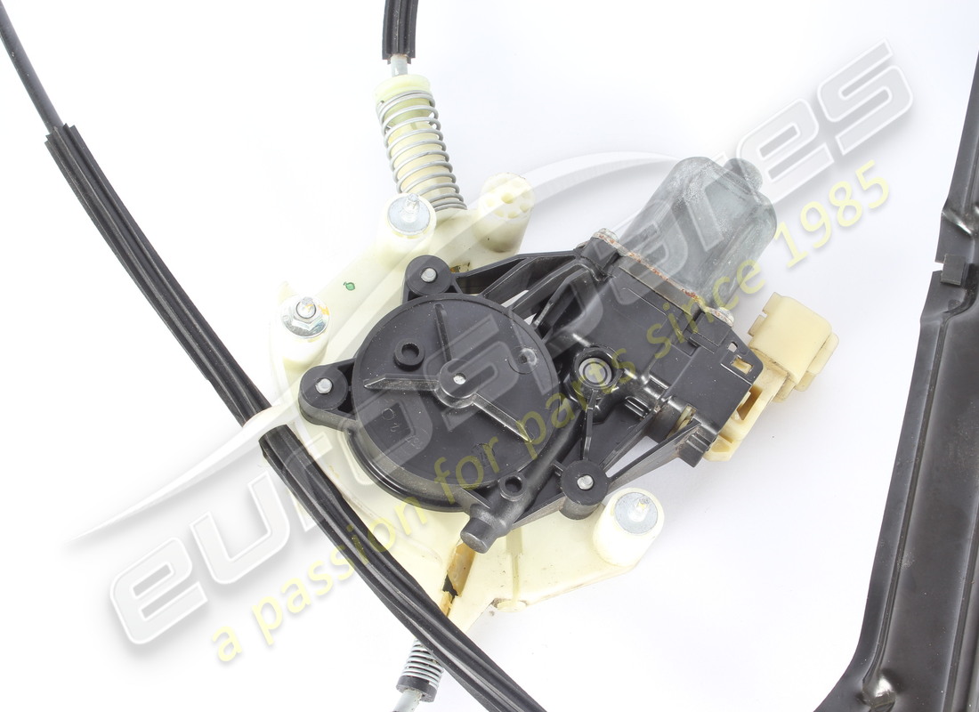 verwendet maserati maserati teil 670009815. teilenummer 670009815 (2)
