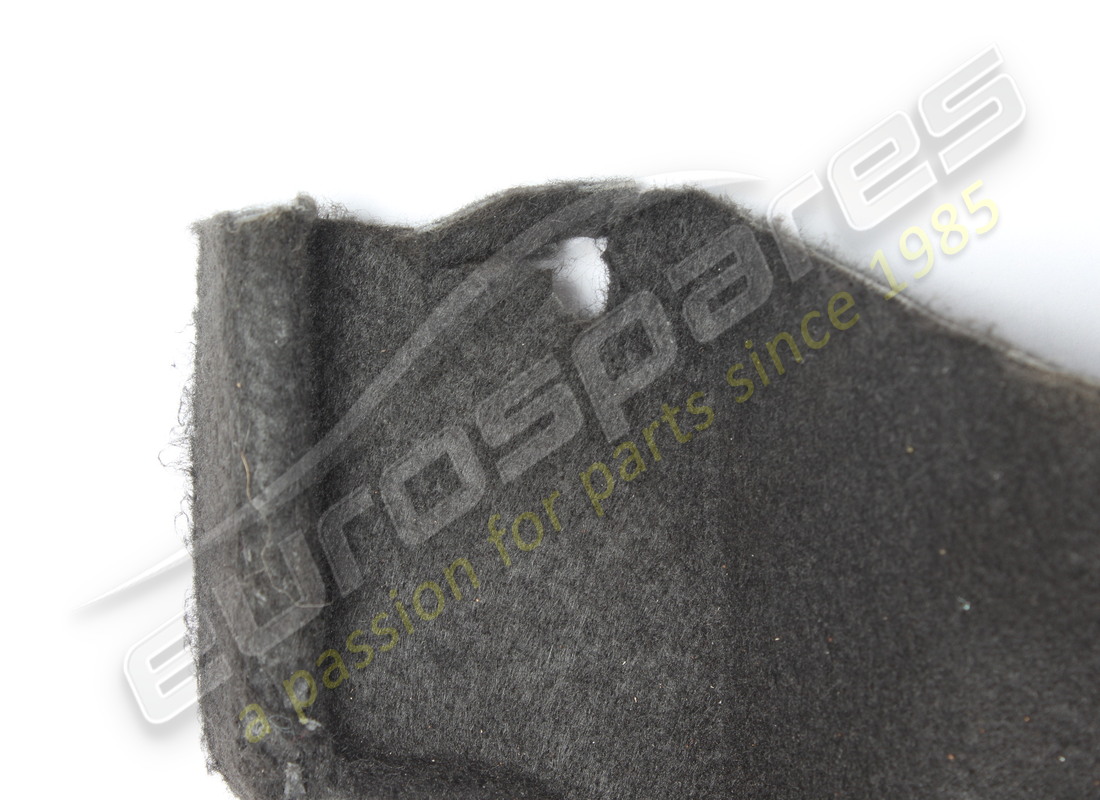 beschädigter porsche kofferrauminnenbezug schwarz. teilenummer 992863362od7 (2)