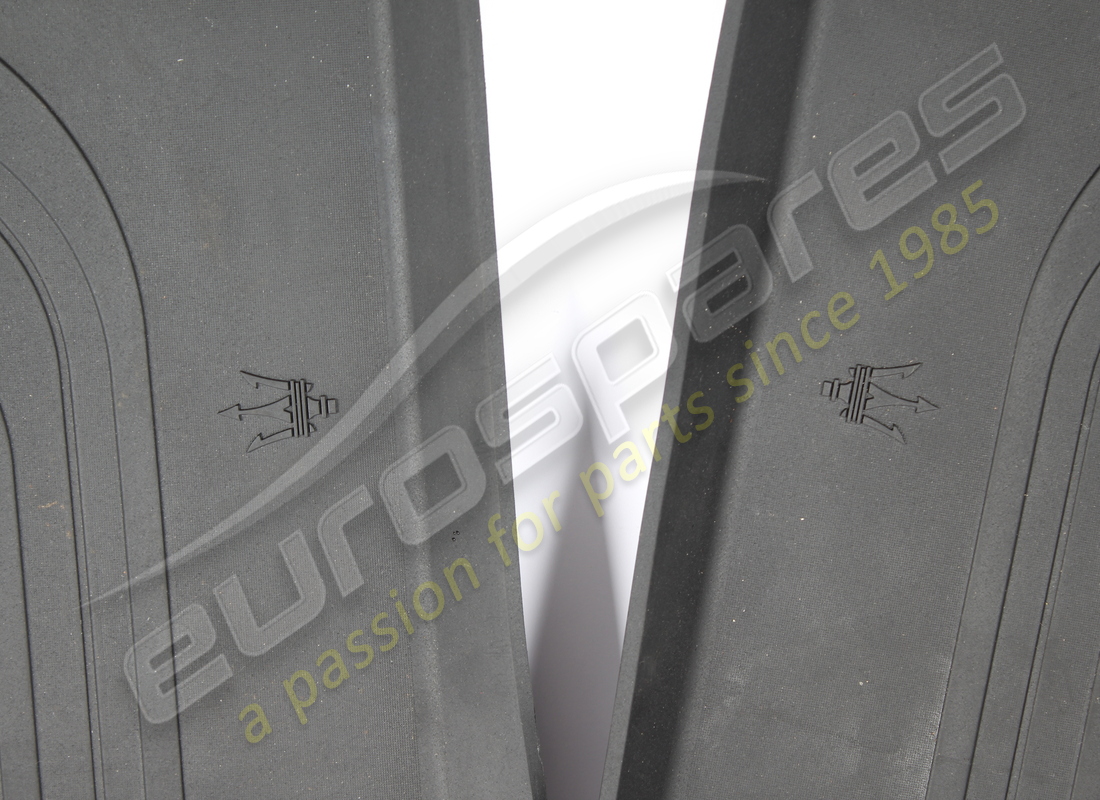 gebrauchtes maserati teppich-überzug-set schwarz. teilenummer 670205728 (3)