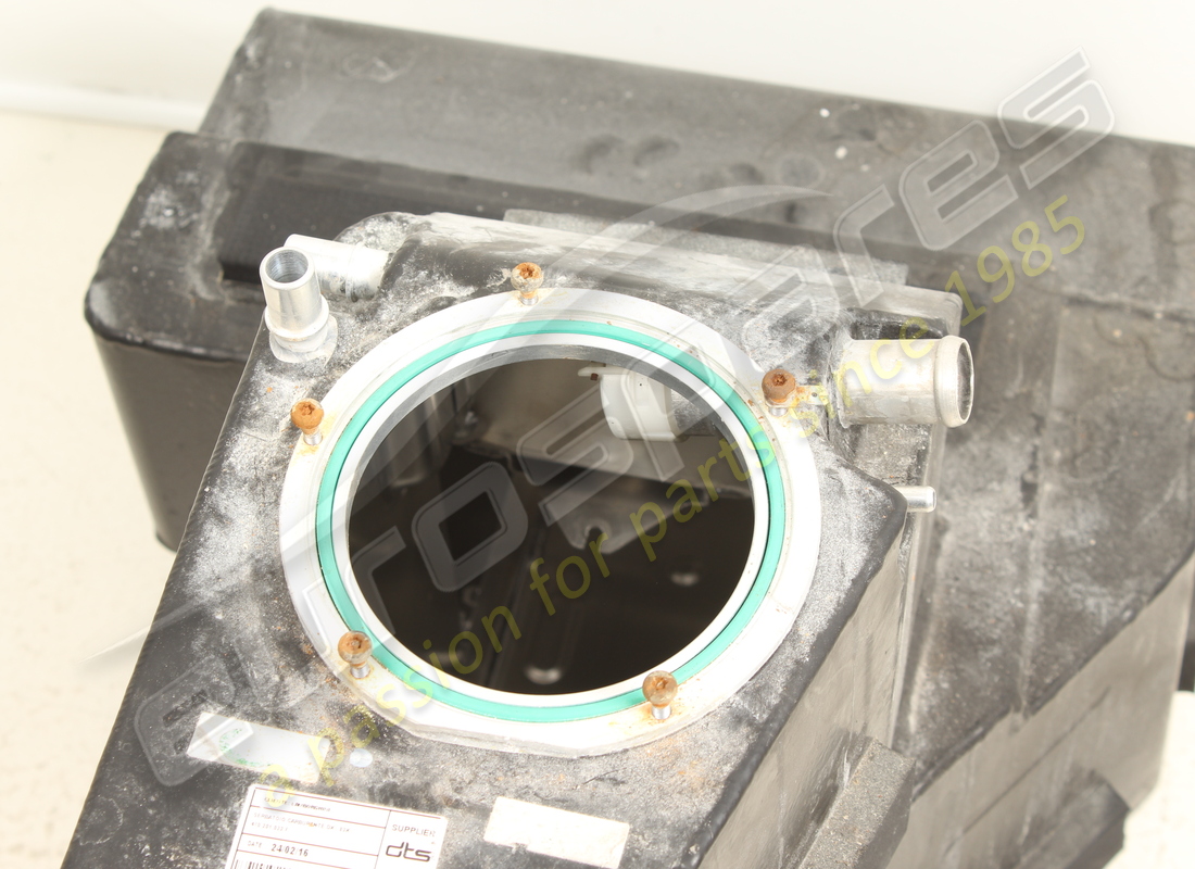 gebrauchter lamborghini rechter kraftstofftank. teilenummer 470201022h (3)