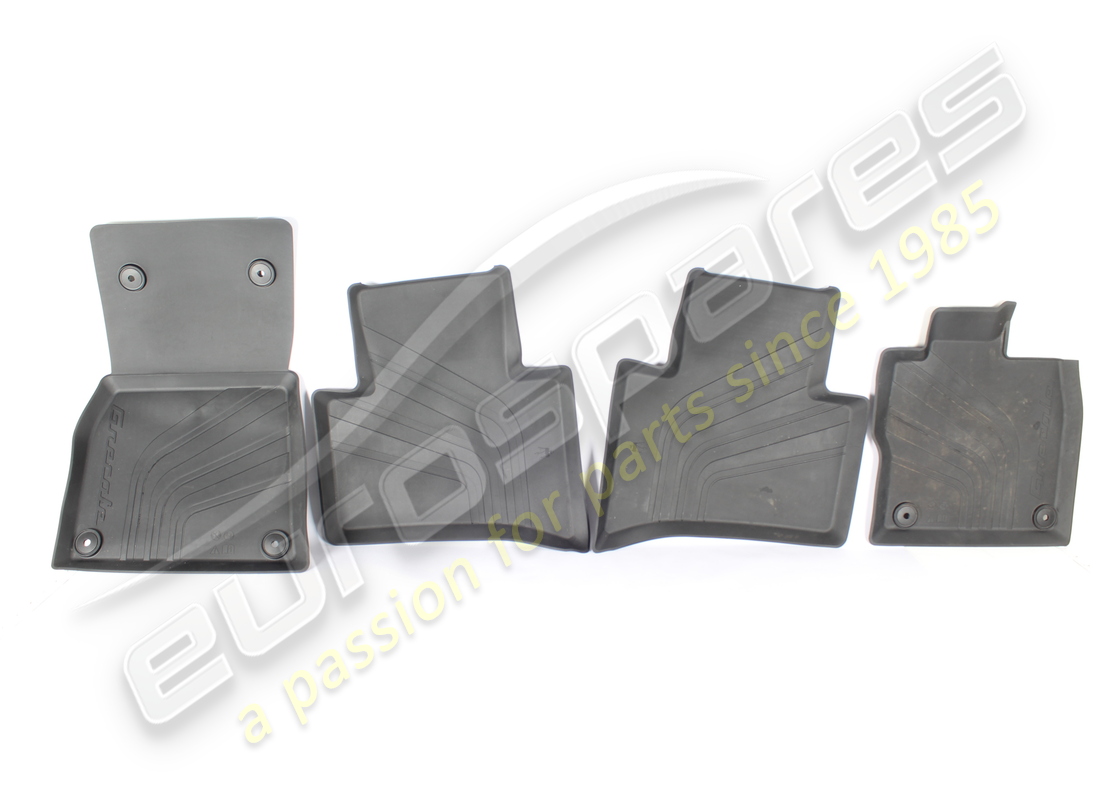 GEBRAUCHTES Maserati TEPPICH-ÜBERZUG-SET SCHWARZ . TEILENUMMER 670205728 (1)
