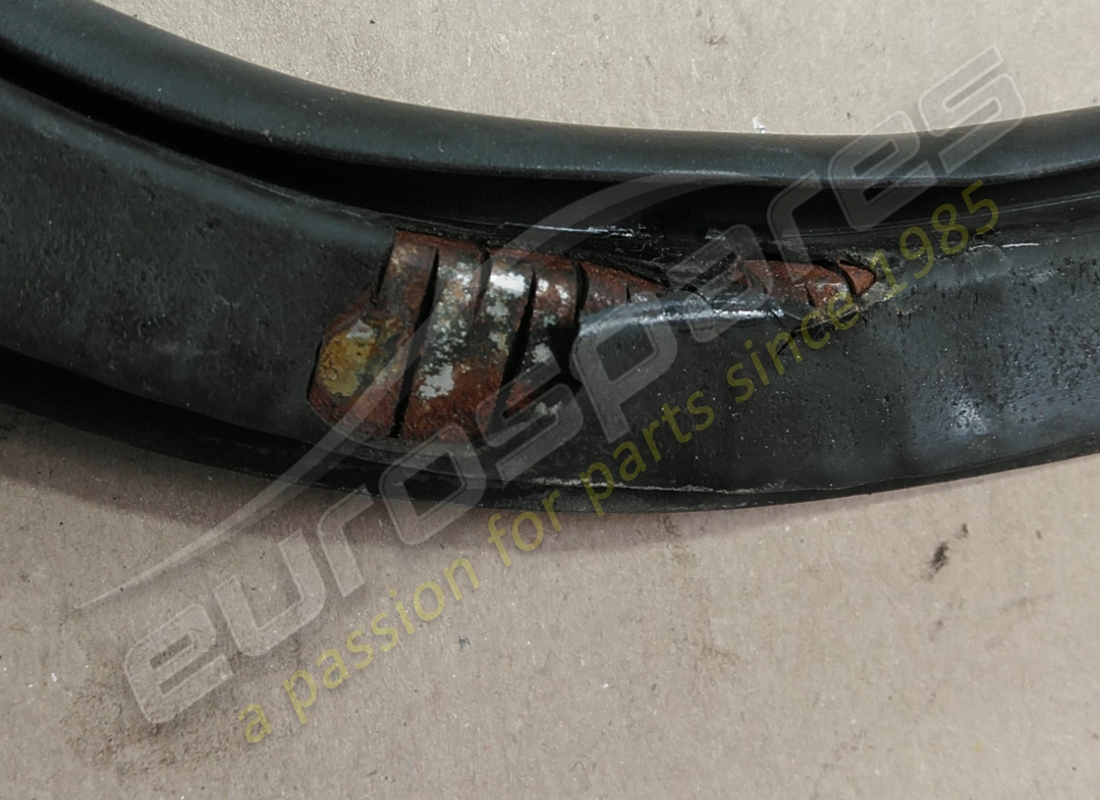 beschädigte lamborghini innere türdichtung. teilenummer 400831708 (1)