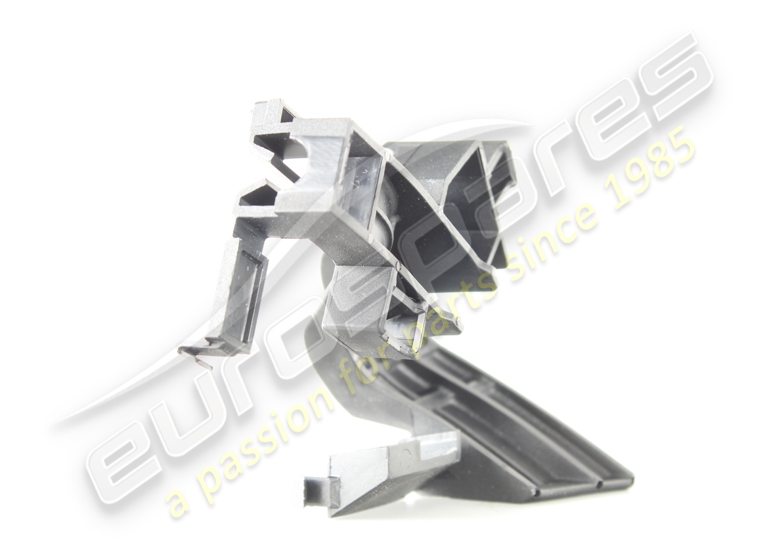 neuer maserati clip. teilenummer 670007068 (2)