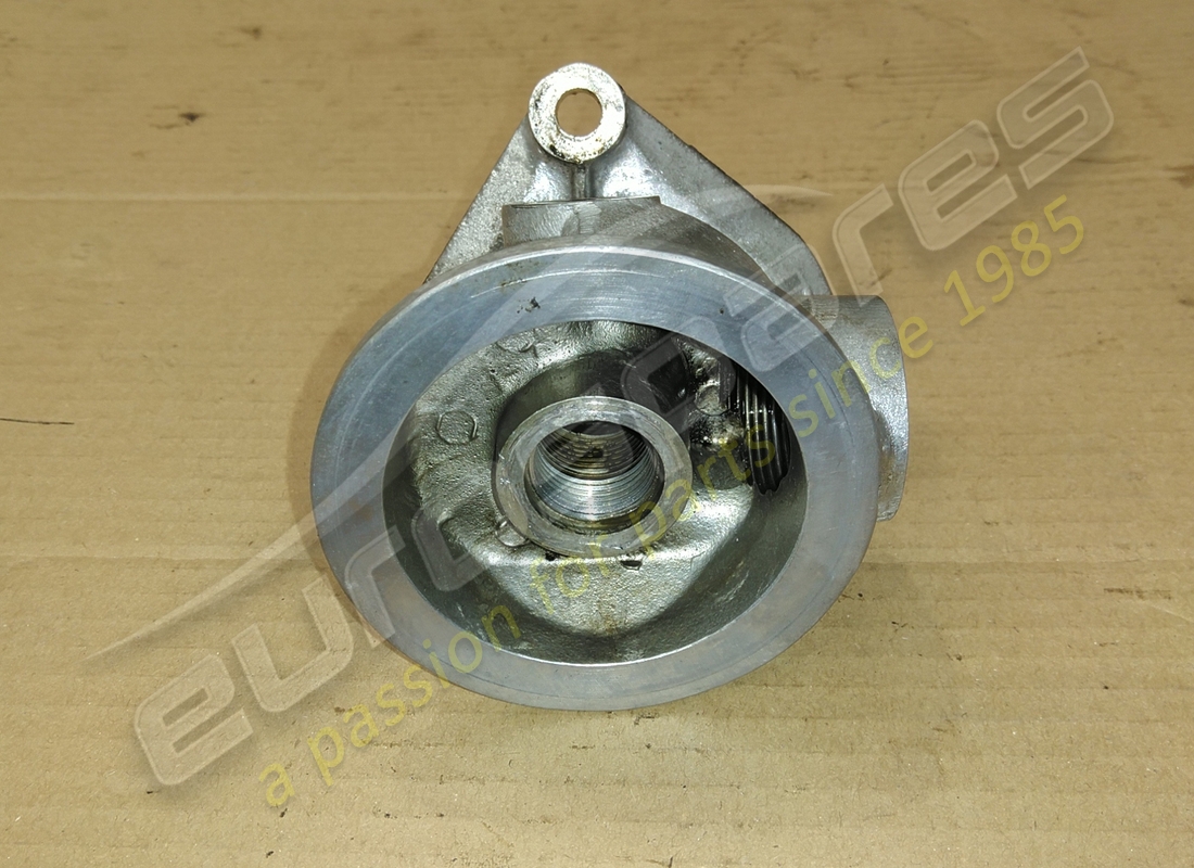 gebrauchter ferrari ölfiltersockel. teilenummer 123863 (3)