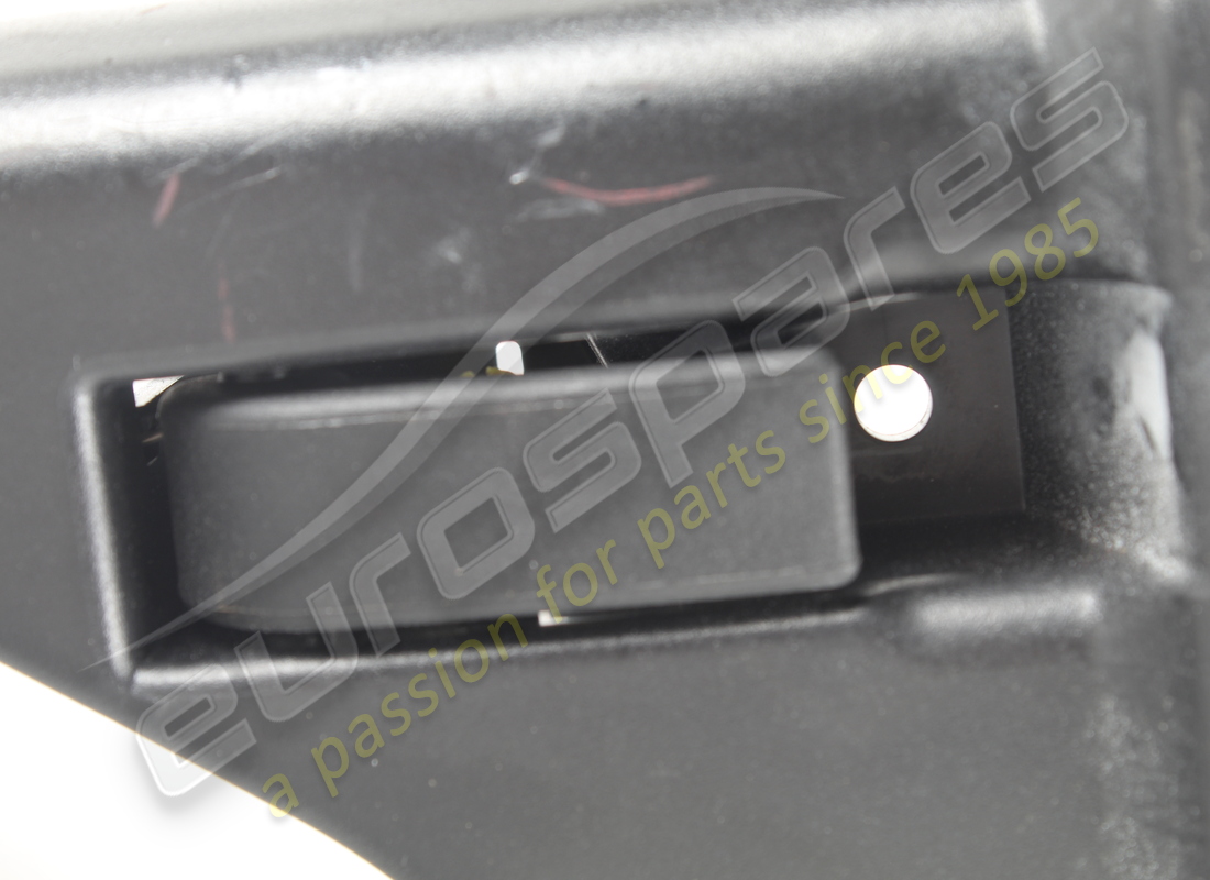 gebrauchte ferrari lh separatorhakenabdeckung. teilenummer 82853100 (2)