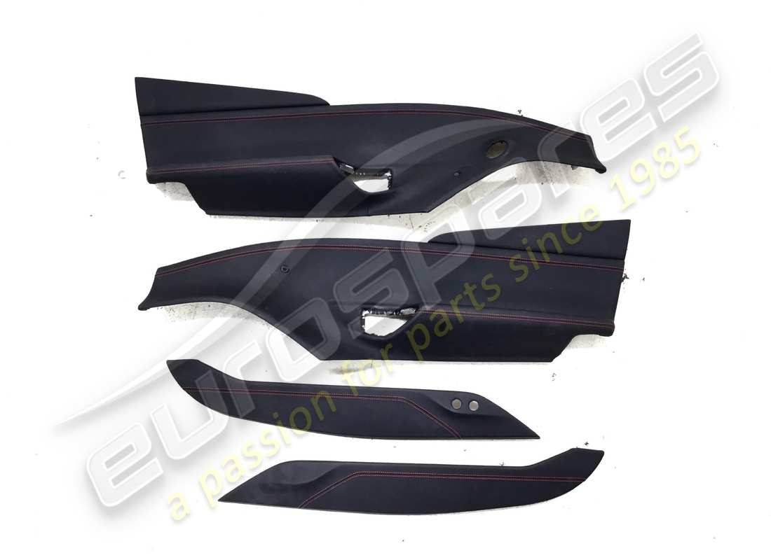 GEBRAUCHT Eurospares Ferrari 488 TÜRVERKLEIDUNGEN LINKS UND RECHTS (SCHWARZES LEDER UND ROTE NÄHTE). TEILENUMMER EAP1374249 (1)
