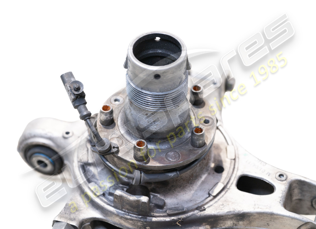 gebrauchter ferrari rh hub carrier. teilenummer 266199 (2)