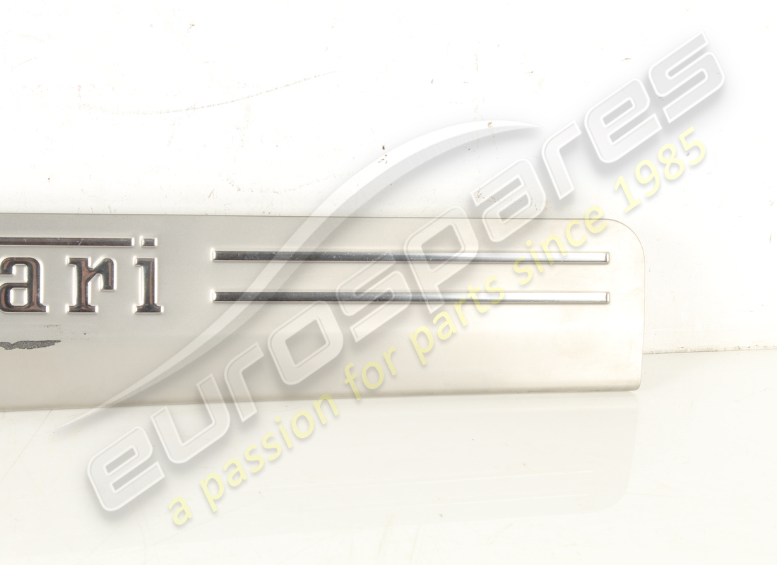 GEBRAUCHTE FERRARI LINKE KICKPLATTE. TEILENUMMER 81362300 (3) gebrauchte ferrari linke kickplatte. teilenummer 81362300 (3)