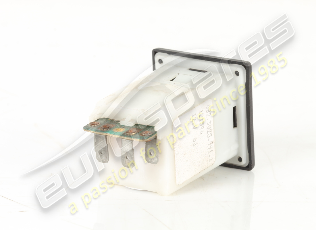 gebrauchter ferrari schalter-kofferraum-entriegelung. teilenummer 121596 (3)
