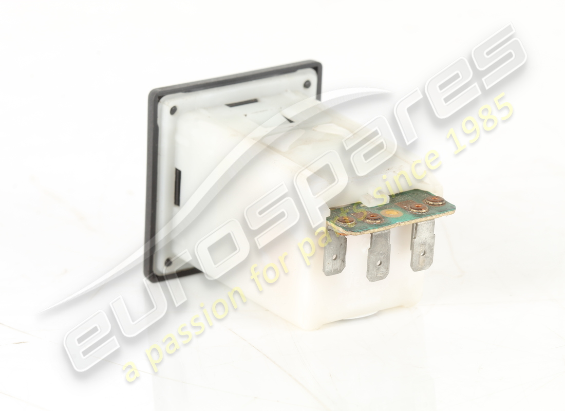 gebrauchter ferrari schalter-kofferraum-entriegelung. teilenummer 121596 (2)