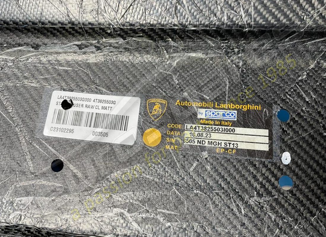 neuer lamborghini matter carbon-diffusor. teilenummer 4t3825503k (4)