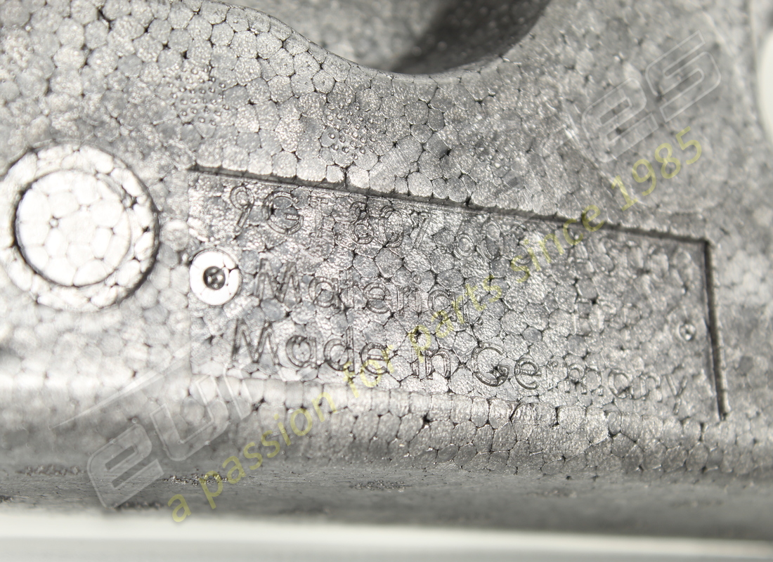 neues porsche befestigungsteil für hintere verkleidung. teilenummer 9gt807603 (5)