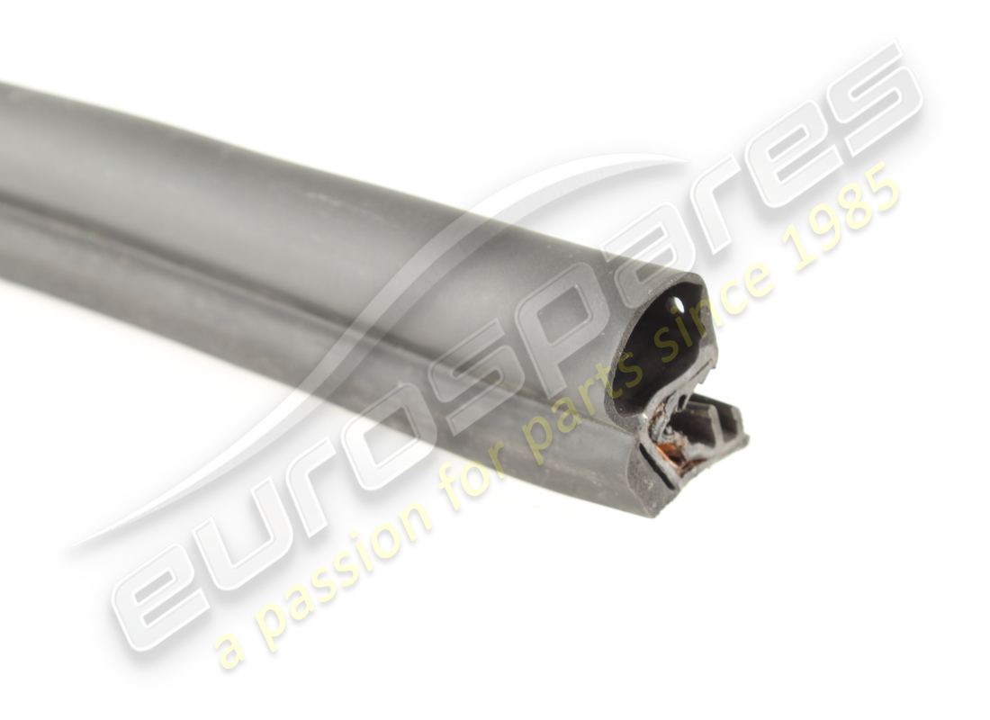 VERWENDETE UNTERE DICHTUNG FERRARI. TEILENUMMER 83987400 (2) verwendete untere dichtung ferrari. teilenummer 83987400 (2)