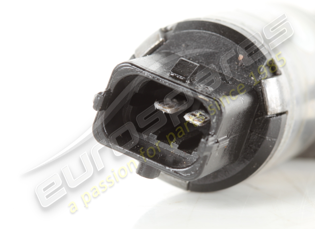 gebrauchtes ferrari öldruckreglerventil. teilenummer 296017 (2)