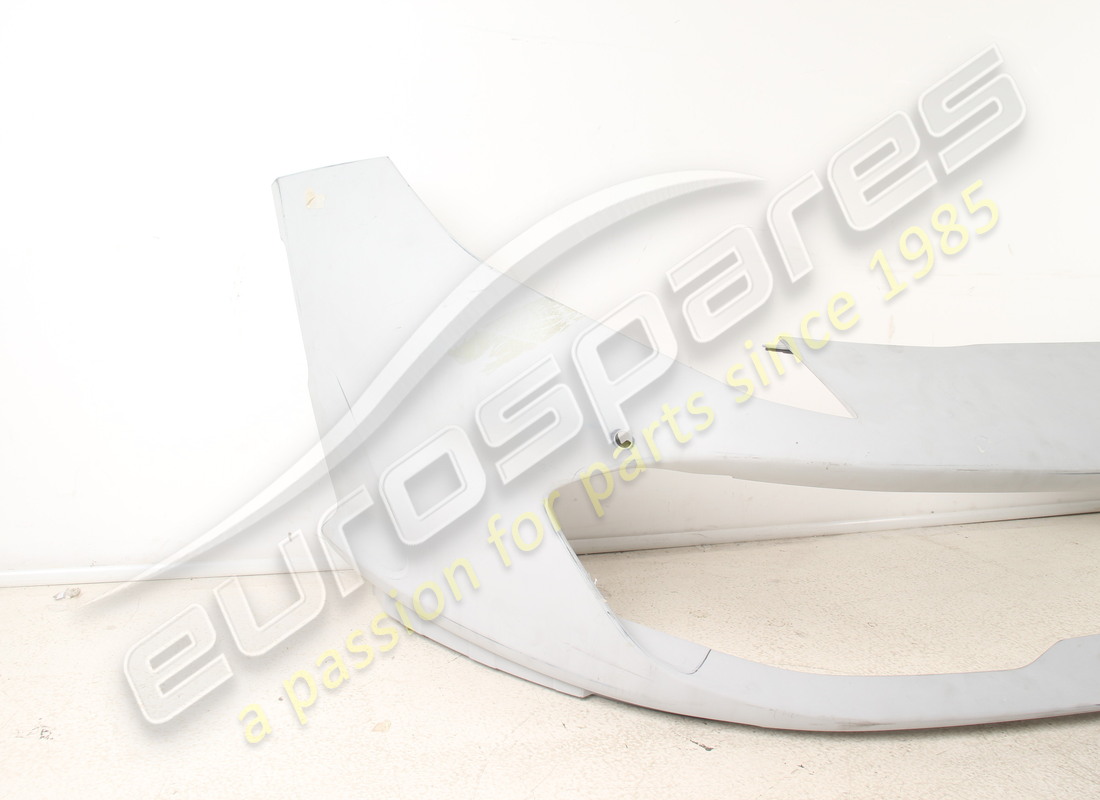 beschädigter ferrari vorderer stoßfänger. teilenummer 89041710 (2)