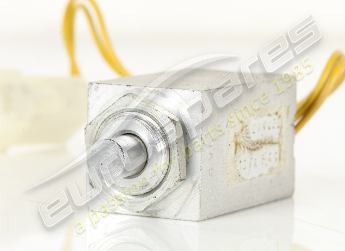 gebraucht ferrari handschuhfach/tankdeckel-magnetventil. teilenummer 60868600 (2)