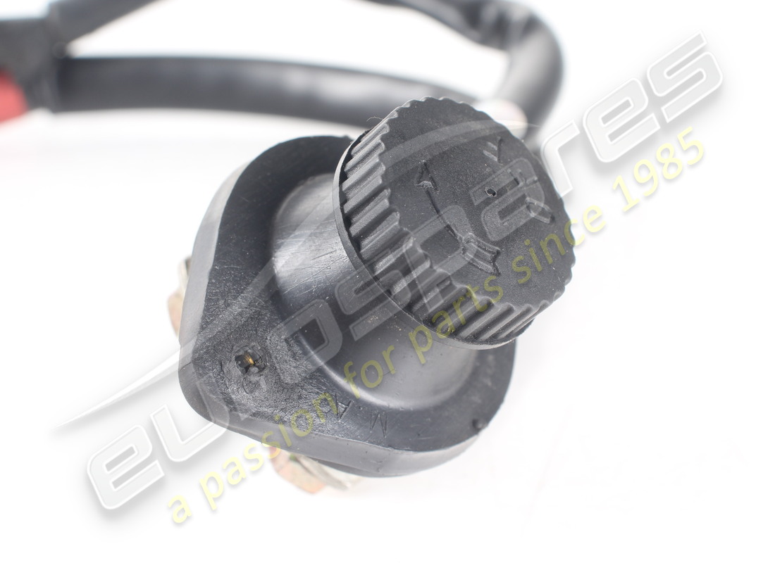 VERWENDETER MASERATI BATTERIE-HAUPTSCHALTER. TEILENUMMER 383000322 (6) verwendeter maserati batterie-hauptschalter. teilenummer 383000322 (6)