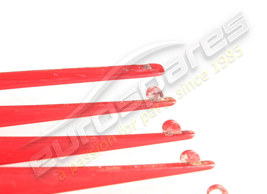 gebrauchter ferrari linker flügelgrill. teilenummer 61780110 (3)