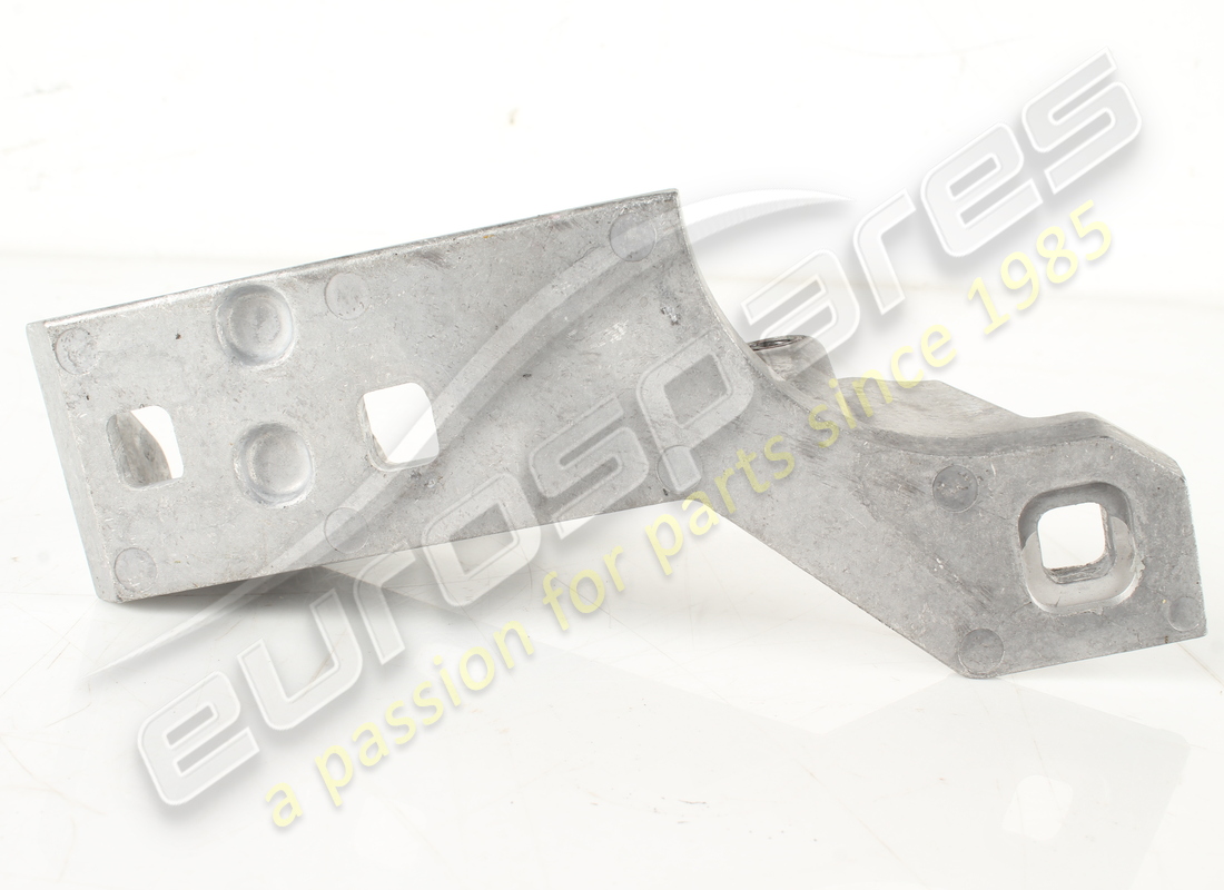 used ferrari rh lateral bracket. part number 80637100 (4)