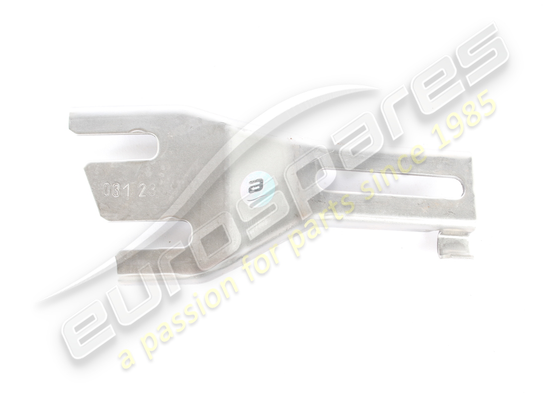 gebrauchte maserati linke armaturenbretthalterung. teilenummer 675002016 (1)