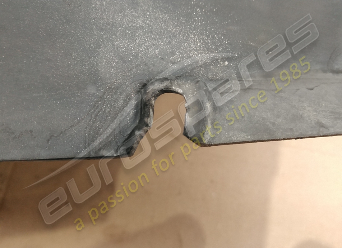 beschädigte lamborghini radkastenschale. teilenummer 400821191a (3)