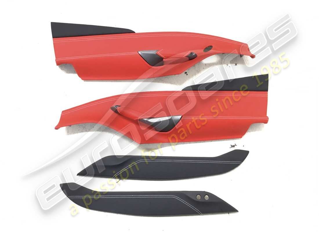 GEBRAUCHT Eurospares Ferrari 488 Türverkleidungen links und rechts (rotes Leder und weiße Nähte). TEILENUMMER EAP1374251 (1)
