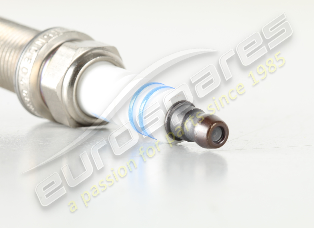 NEUE BOSCH ZÜNDKERZE. TEILENUMMER 99917013090 (3) neue bosch zündkerze. teilenummer 99917013090 (3)