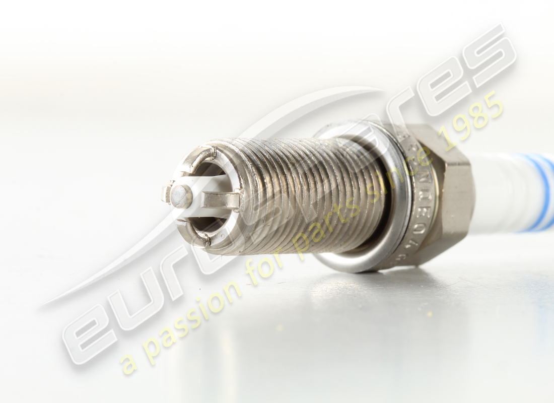 NEUE BOSCH ZÜNDKERZE. TEILENUMMER 99917013090 (2) neue bosch zündkerze. teilenummer 99917013090 (2)