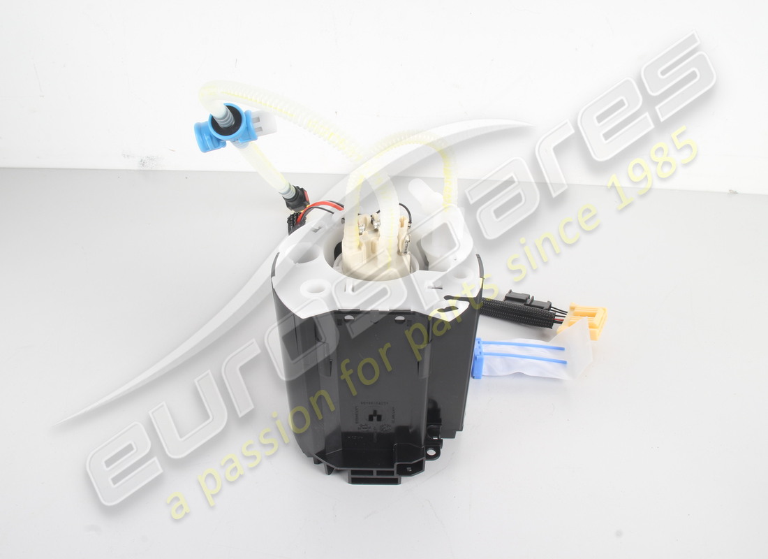 neue mclaren kraftstoffpumpe (links). teilenummer 1211k0027cp (2)