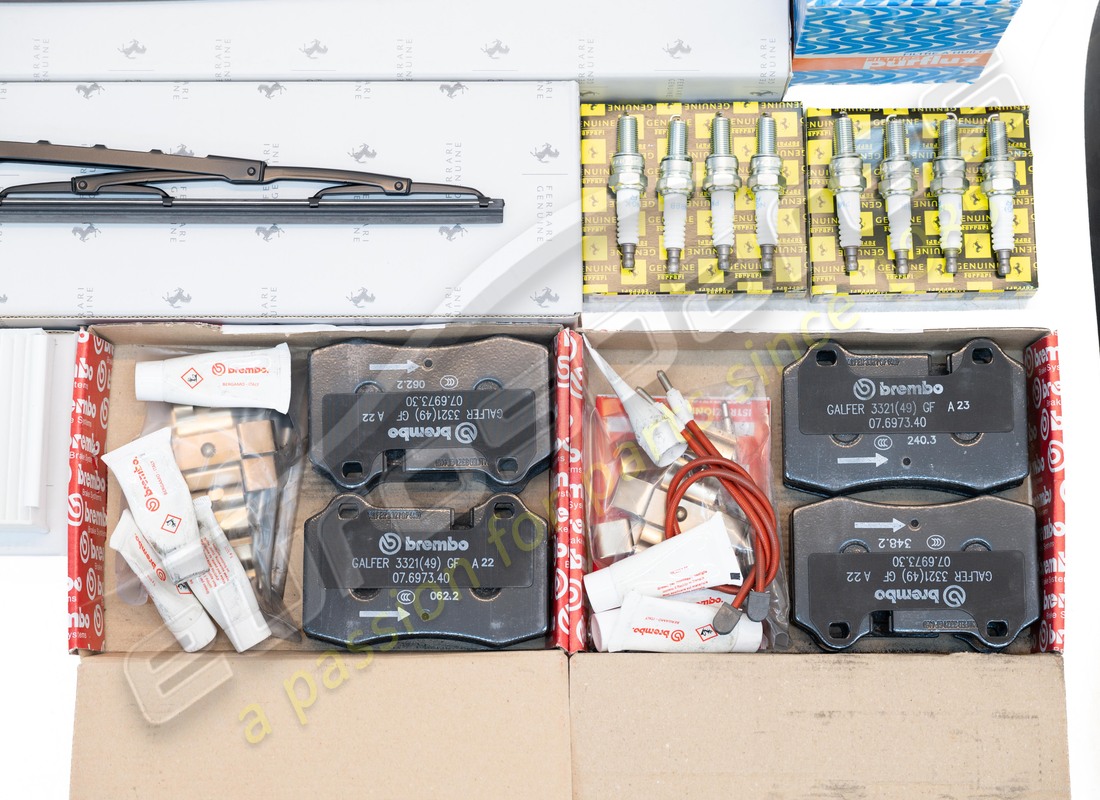 new ferrari kit service coupon 30000 km. part number 70001497 (2)