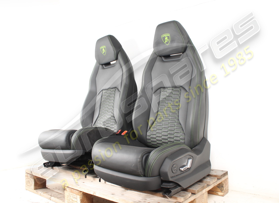 gebrauchtes lamborghini komplettes sitzset. teilenummer eap1227394 (4)