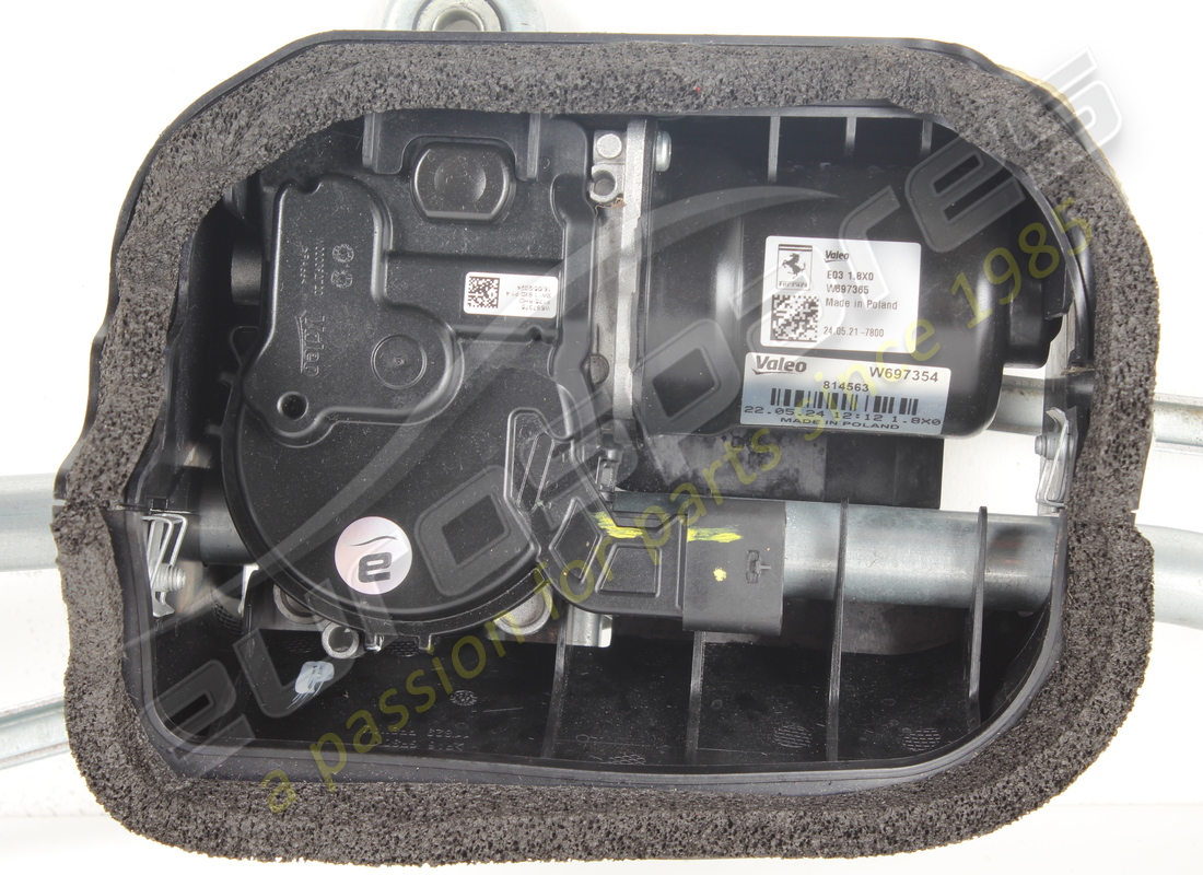 used ferrari gruppo tergi gdx. part number 814563 (2)