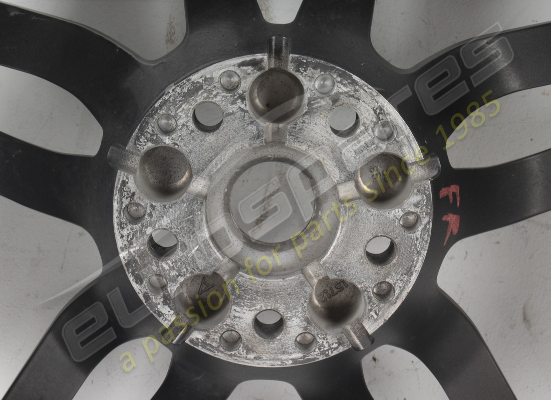 GEBRAUCHTE FERRARI VORDERE FELGE. TEILENUMMER 275585 (7) gebrauchte ferrari vordere felge. teilenummer 275585 (7)
