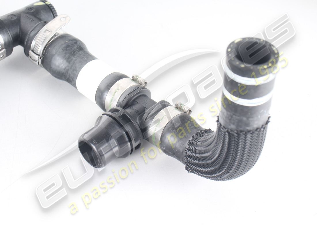 NEU MASERATI WASSERRÜCKLAUFHÜLSE VOM HEA. TEILENUMMER 670037573 (3) neu maserati wasserrücklaufhülse vom hea. teilenummer 670037573 (3)