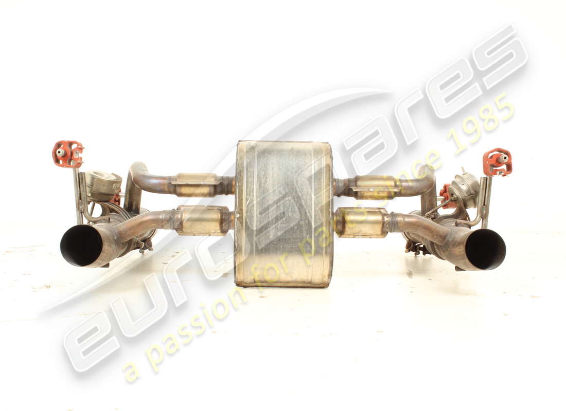 GEBRAUCHTER Ferrari MITTELSCHALLDÄMPFER. TEILENUMMER 844311 (1)