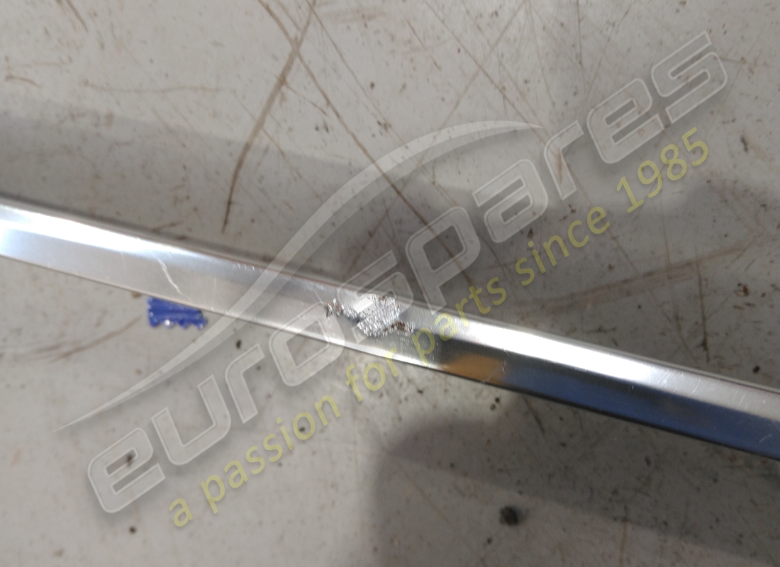 gebraucht ferrari rh-rinnenform. teilenummer 40114308 (2)