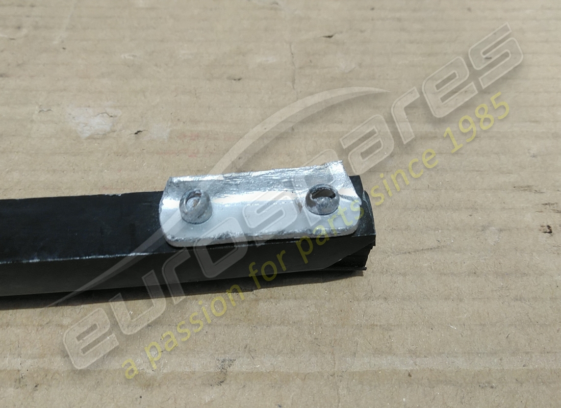 beschädigt aston martin div-stange, kanalbaugruppe, rechte teilenummer 6g33c262a36ac (2)