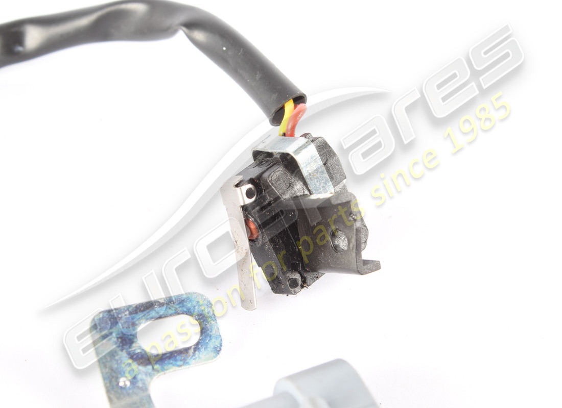 gebrauchter ferrari mikroschalter zum verriegeln von türen. teilenummer 212584 (2)