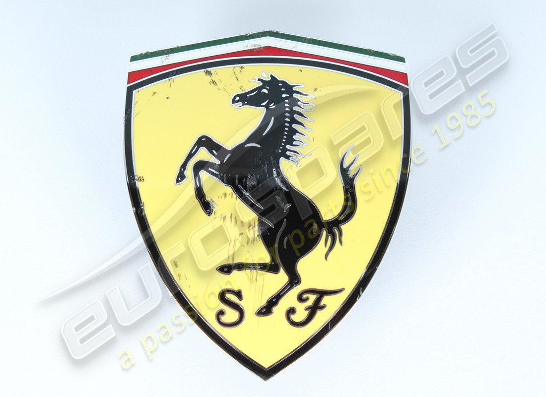 BESCHÄDIGTES Ferrari SQUADRA CORSE-SCHILD-ABZEICHEN. TEILENUMMER 88954300 (1)